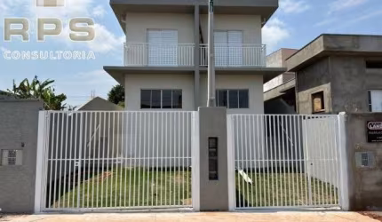 Casa a venda em Atibaia com 2 suítes e 2 vagas no bairro do Tanque