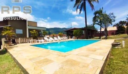 Casa à venda na Vila Giglio em Atibaia, 1400m² de área total e 355m² construído, 5 quartos, piscina, churrasqueira, edicula, estuda permuta!
