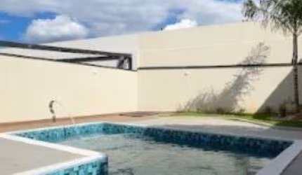 Casa totalmente térrea em Atibaia, 200 m² área ,com 03 suites , 01 master com espaço para closet , sala com pé direito 6 mts , cozinha planejada