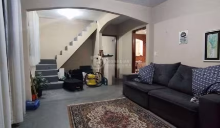 Sobrado de 3 Quartos com 1 Suíte, Edícula e Comercio à Venda, Jardim Portugal