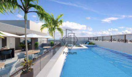 Apartamento térreo com área privativa em L a 305m da praia de Ponta de Campina.-AP1497.