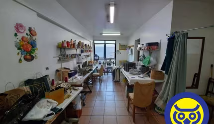 Sala comercial no centro a venda 32,20 privativos