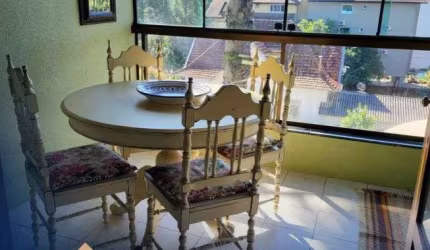 Imóvel para venda possui 153 metros quadrados com 3 quartos em Centro - Canela - RS