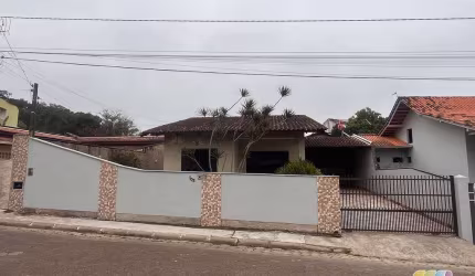 CASA A VENDA