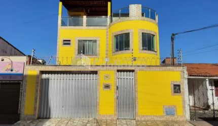 Casa Triplex à Venda no Nova Metrópole em Fortaleza/CE