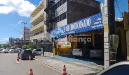 Ponto Comercial + Casa à Venda na Parquelândia em Fortaleza/CE