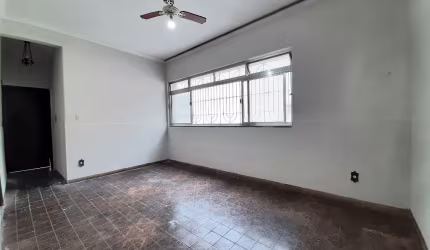 Alugo apartamento 2 dorms, piso térreo com vaga de garagem