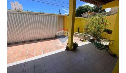 Casa Duplex em Capim Macio