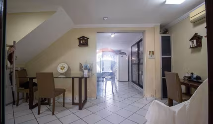 VENDE-SE Casa Duplex com 4/4 em Areias Preta