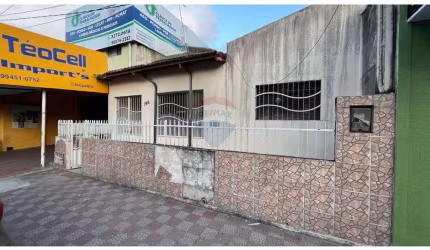 Casa com 244m² ideal para uso comercial no Centro de Parnamirim
