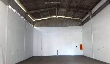 Barracão / Galpão / Depósito com 1 sala para alugar no Itingá, Lauro de Freitas , 350 m2 por R$ 6.500