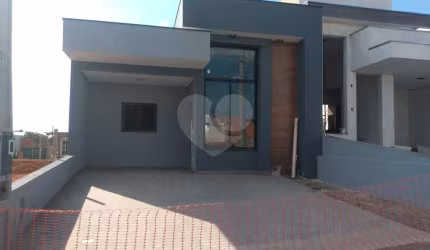 Condomínio com 3 quartos à venda em Caguassu - SP