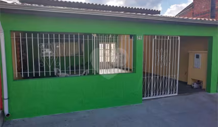Casa térrea com 3 quartos à venda em Jardim Tropical - SP