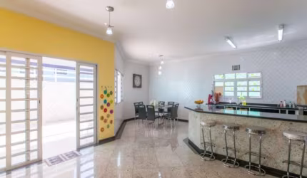 CASA A VENDA EM CONDOMÍNIO, SOBRADO ALTO PADRÃO 4 DORMITÓRIOS, 4 SUÍTES COM SACADA, AR CONDICIONADO, 3 CLOSET, 6 VAGAS. PARQUE DOS PRÍNCIPES.