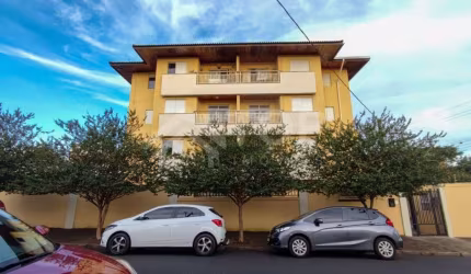 Excelente Apartamento Mobiliado em região nobre de São Carlos, com 2 dormitórios, sendo 1 suíte, 1 banheiro, 1 sala, 1 cozinha, 1 vaga. Agende sua visita.