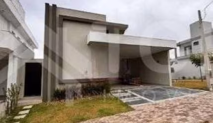 Linda casa de 3 suítes no Res. Village Damha IV