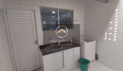 FJM IMOVEIS VENDE Vendo uma linda casa em condomínio fechado com porteiro 24h  Condomínio com loja de conveniência.  Onibus na porta para centro de são gonçalo, Alcantara, Niteroi e Rio de janeiro   T