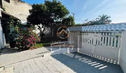 FJM IMÓVEIS VENDE:Casa em Piratininga, Niterói: 4 quartos, 2 suítes, 2 banheiros. À venda por R$ 1.690.000 .