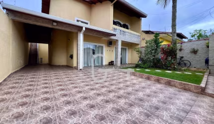 Casa com 3 dormitórios à venda, 263 m² por R$ 700.000,00 - Belmira Novaes - Peruíbe/SP