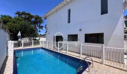Casa com 3 dormitórios à venda, 351 m² por R$ 1.400.000,00 - Centro - Peruíbe/SP
