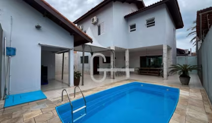 Casa com 3 dormitórios à venda, 277 m² por R$ 750.000,00 - Arpoador - Peruíbe/SP