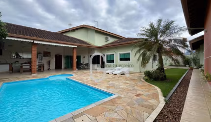 Casa com 4 dormitórios à venda, 327 m² por R$ 1.500.000,00 - Cidade Nova Peruíbe	 - Peruíbe/SP