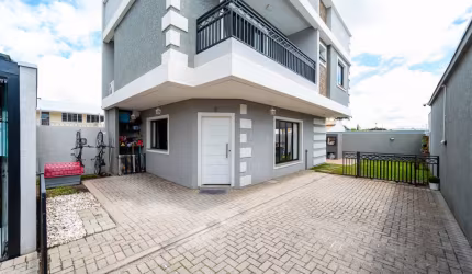 SOBRADO DUPLEX em condomínio com vaga para até 4 carros