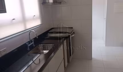 Apartamento com 3 Dormitórios, 2 Vagas e Depósito no Baeta Neves