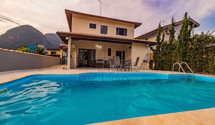 Casa em Condomínio na Praia de Boracéia, em Bertioga