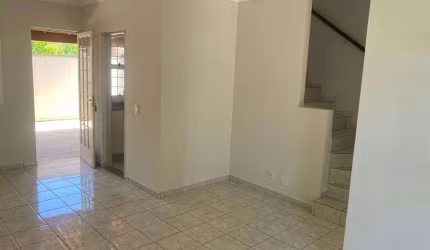 LOCAÇÃO de Casa Modelo Natália com 2 Quartos, Cozinha Planejada, Quintal com Churrasqueira no Villa Flora em Sumaré/SP
