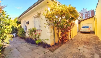 Casa com 3 quartos à venda no Centro, São Leopoldo  por R$ 800.000