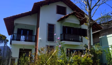 Casa com 3 dormitórios à venda, 344 m² por R$ 1.200.000,00 - Golfe - Teresópolis/RJ