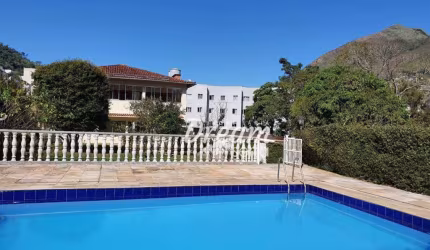 Casa com 6 dormitórios à venda, 524 m² por R$ 1.500.000,00 - Bom Retiro - Teresópolis/RJ