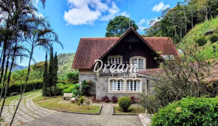 Casa com 12.500m² de terreno 3 dormitórios à venda, 500 m² por R$ 2.250.000 - Iucas - Teresópolis/RJ