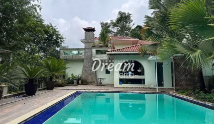 CASA A VENDA 4 QUARTOS - QUEBRA FRASCOS - TERESÓPOLIS