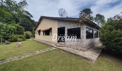 Casa com 3 dormitórios para alugar, 200 m² por R$ 4.004,17/mês - Granja Mafra - Teresópolis/RJ