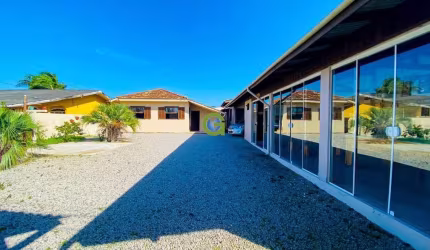 Excelente Casa à Venda na Passagem do Maciambu, Palhoça.