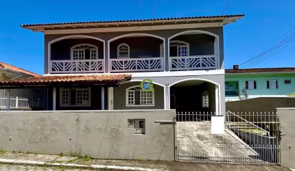Casa à venda em Fazenda Santo Antônio / São José/SC – 5 quartos