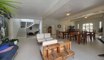 Casa - Padrão, para Venda em Ubatuba/SP
