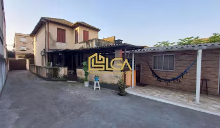 Casa a venda - Macuco - Santos | Terreno amplo