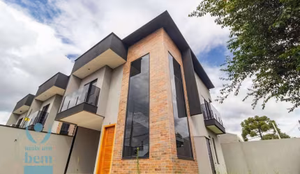 Sobrado de esquina com 3 quartos (1 suíte) à venda, 106 m² por R$ 715.000 - Cajuru - Curitiba/PR
