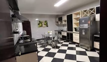 Sobrado 243 m² 3 Dormitorios sendo 2 Suites 3 Vagas de Garagens