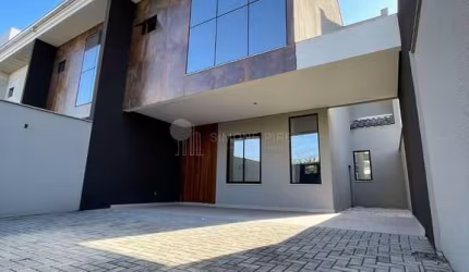 Casa com 3 quartos à venda no Iririú, Joinville  por R$ 1.150.000