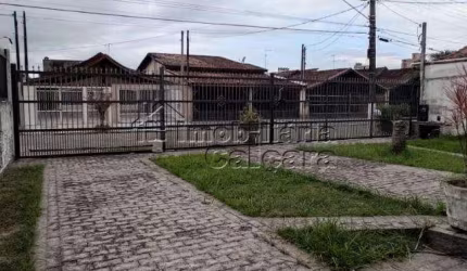 Casa para Venda em Praia Grande, Caiçara, 3 dormitórios, 2 banheiros, 5 vagas