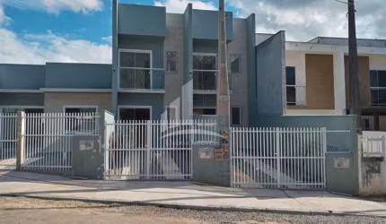 Sobrado geminado NOVO no Floresta!