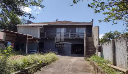 Sobrado a venda no Comasa com 03 apartamentos já locados !!