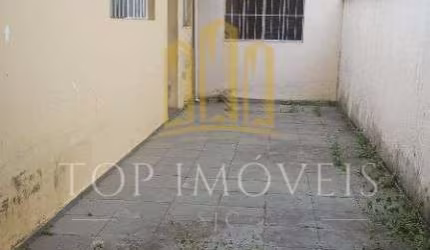 Casa antiga em terreno de 250 m² em bom estado de conservação