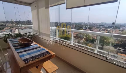 Lindo apartamento no Jd Satélite com 3 dormitórios, suíte e uma maravilhosa varanda goumert com churrasqueira a carvão e uma deslubrante vista livre