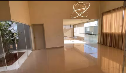 CASA CONDOMÍNIO JARDIM BOTÂNICO. COM 4 SUÍTES SENDO 1 MÁSTER.