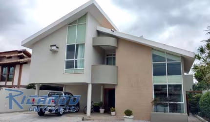 Casa à Venda com 4 Quartos no Canal de Guarapari